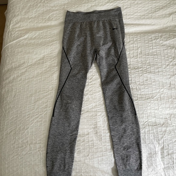Seamless Nike pro leggings - Picture 1 of 3